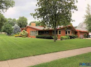 108 W Crawford St, Luverne, MN 56156