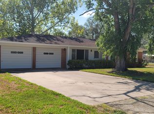 336 N West St, Yorktown, TX 78164