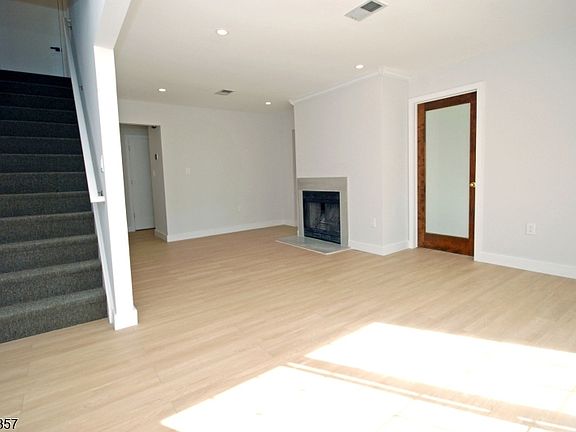 5th image of 3005 Hemlock Pl