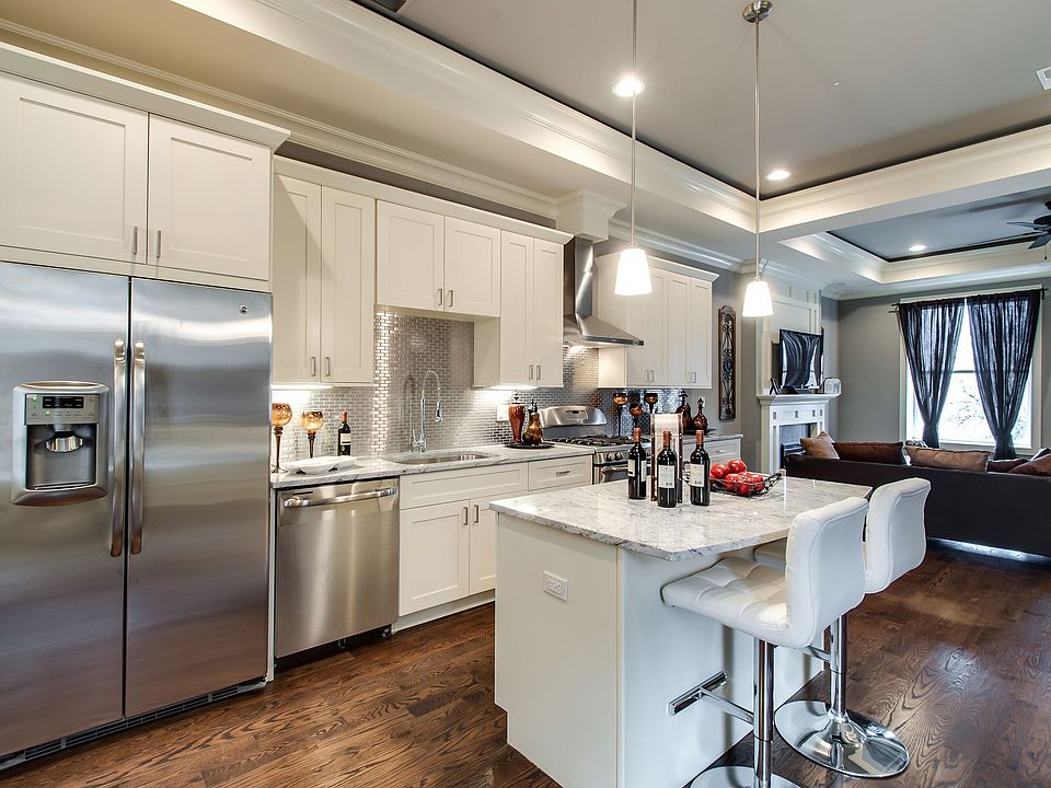 1st image of 3606 S Lake Park Ave #2