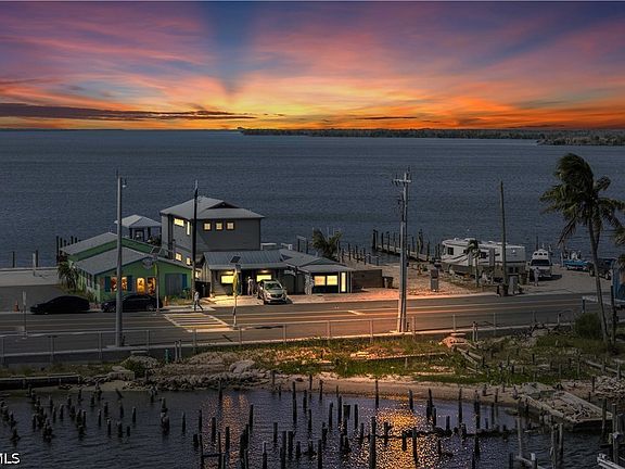 3rd image of 4278 Pine Island Rd NW