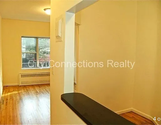 Rented by City Connections Realty | media 28