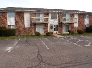 825 S Grand Ave APT 5, Fowlerville, MI 48836