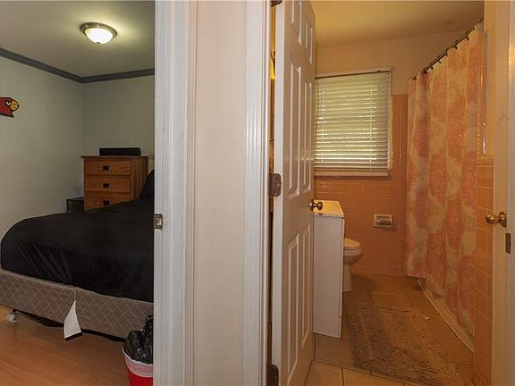 5th image of 2293 Wynona Dr SE