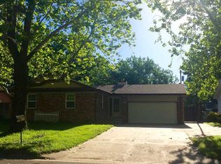 1211 N Sunset Dr, Mulvane, KS 67110