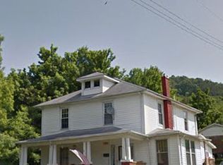 427 Broadway St, Irvine, KY 40336