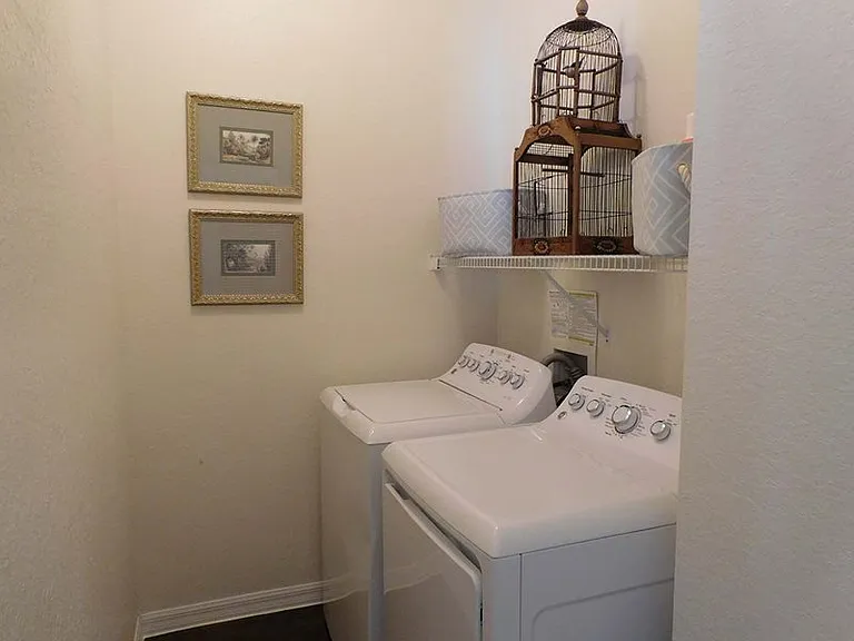 Compton Place — Photo 13