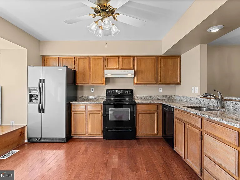 8871 Manahan Dr — Photo 6