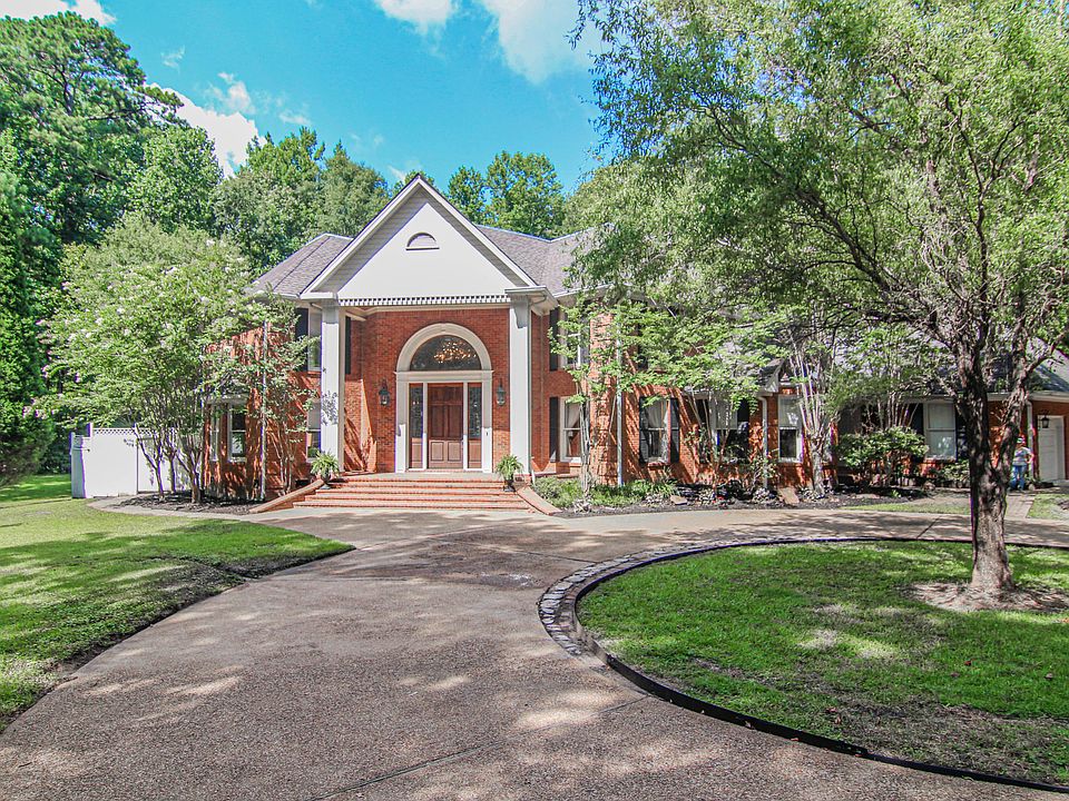 1st image of 1815 Pine Knoll Dr