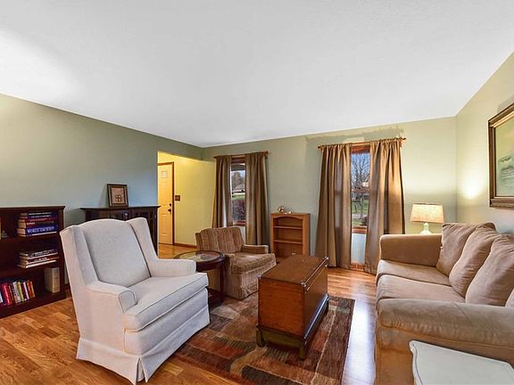 2nd image of 9591 Hickory Hill Dr