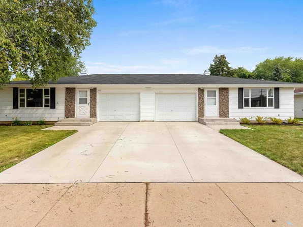 921 Gay Dr, Neenah, WI 54956