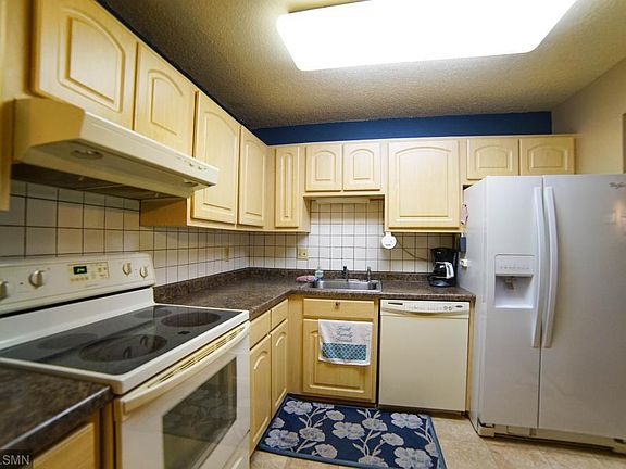 3rd image of 1871 Silver Bell Rd APT 222