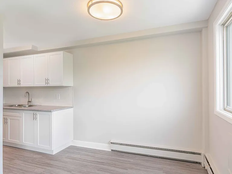 176 Vidal St S — Photo 13