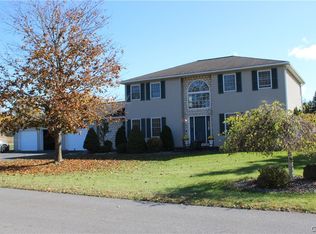 1 Higby Hills Dr, New Hartford, NY 13413
