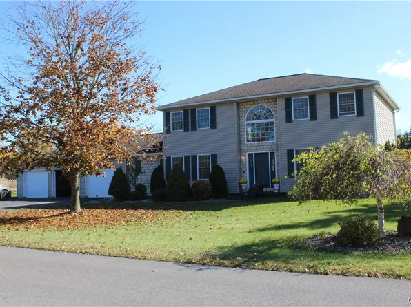 1 Higby Hills Dr, New Hartford, NY 13413