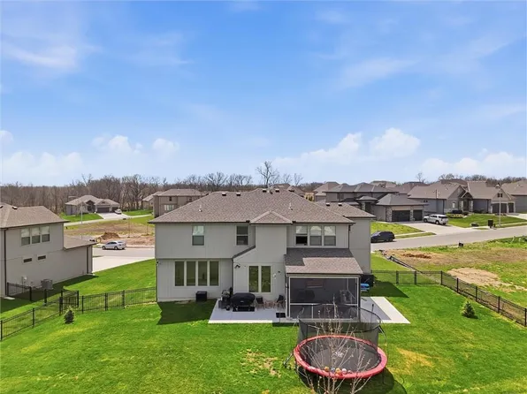 1116 Hummingbird Ct, Greenwood, MO 64034