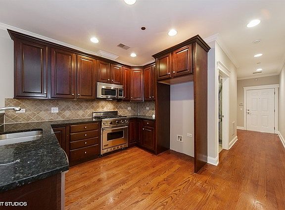 4th image of 3823 N Ashland Ave APT 202