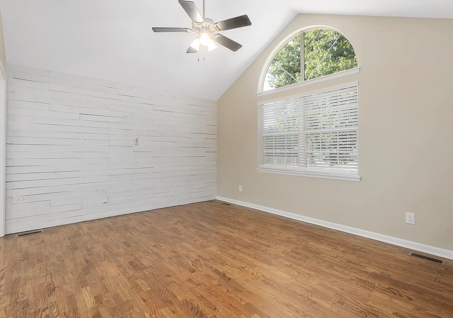 3 bed, 1500 sqft, $2,350 — Photo 4