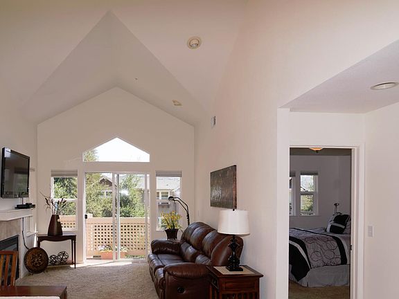 2nd image of 268 Blue Bonnet Ln #135