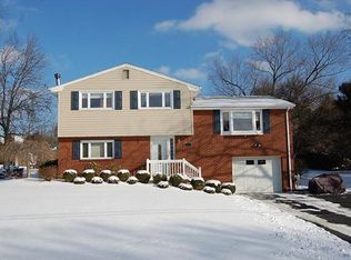 107 Tanglewood Dr, Valencia, PA 16059