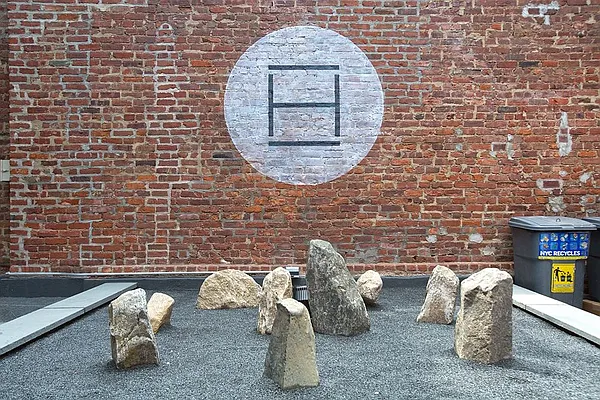 Rented by REAL New York | media 27