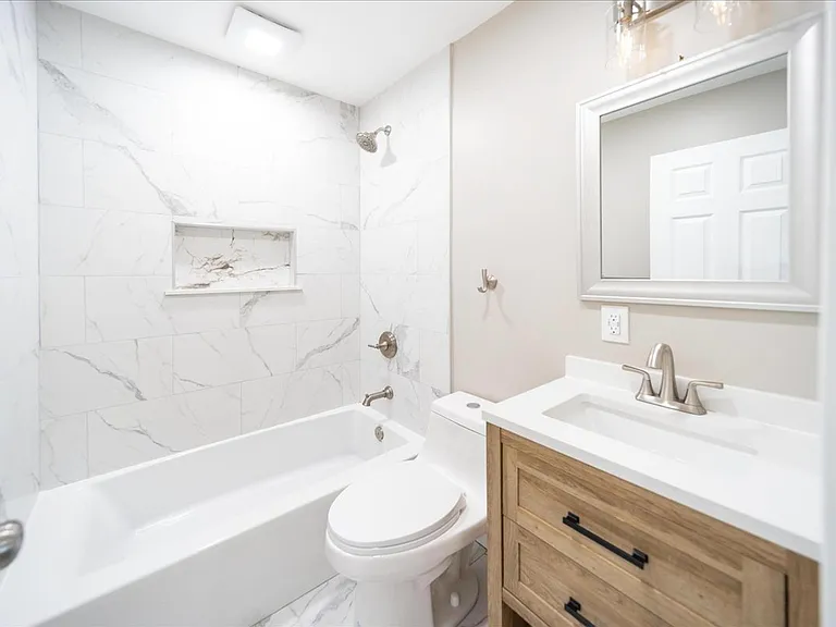 2nd bathroom