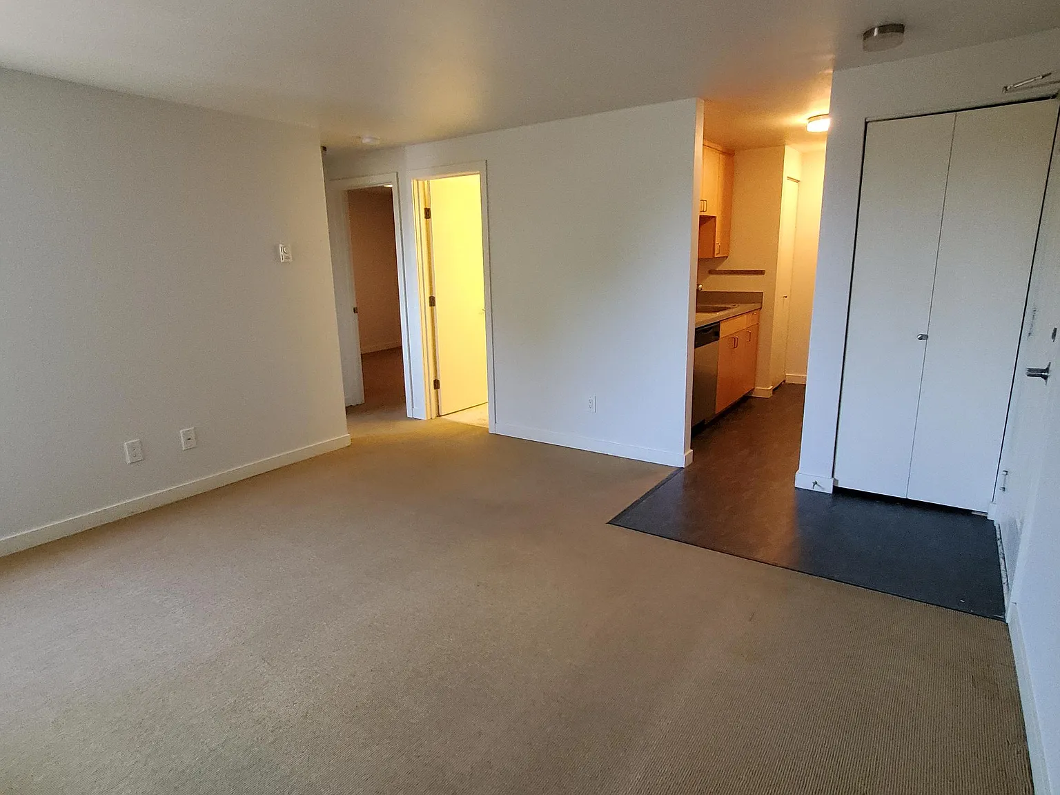 4111 Whitman Ave N — Photo 4