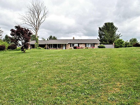 3rd image of 250 Dunlap Dr NE