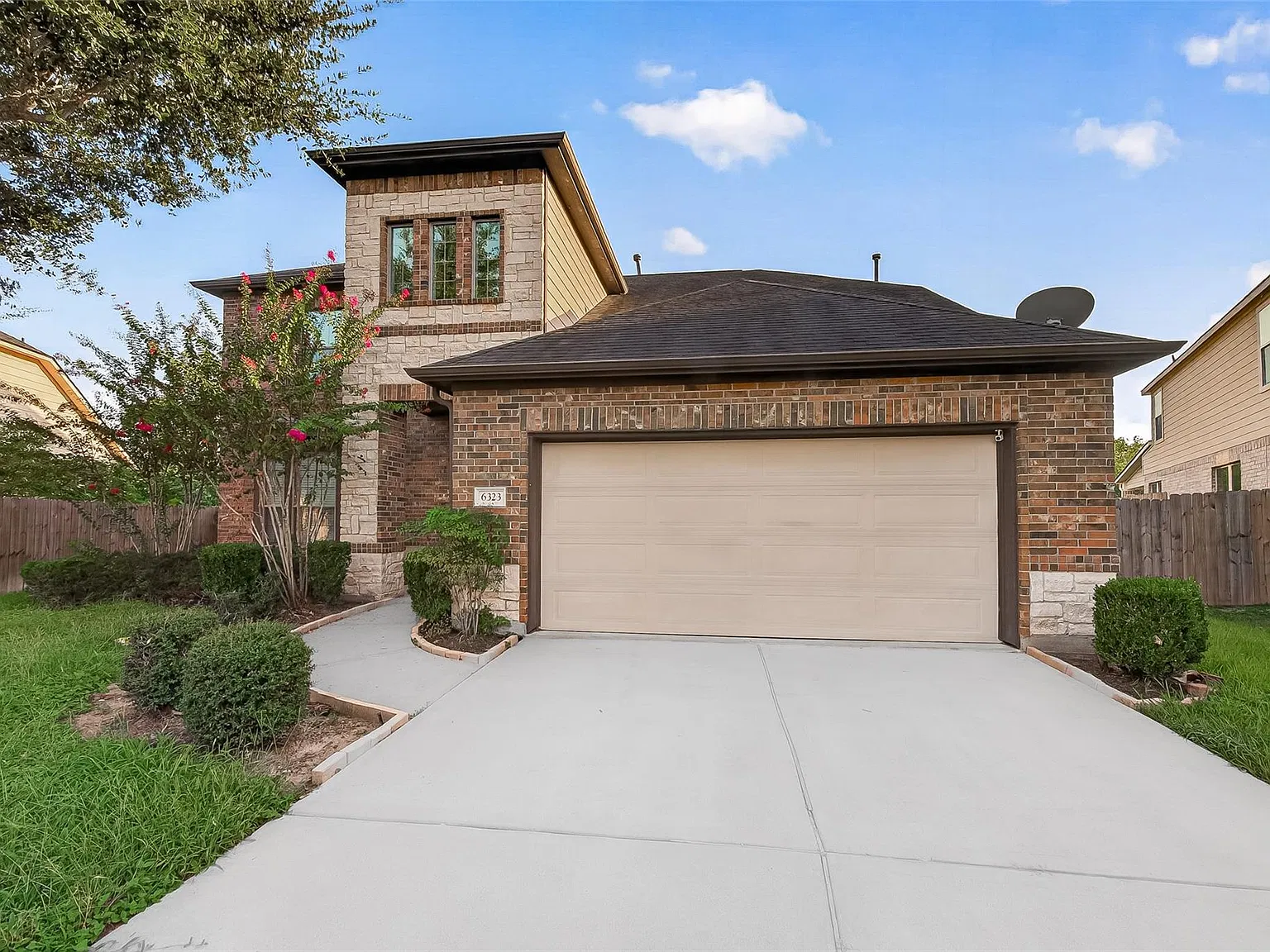 4 bed, 3.5 bath, 3159 sqft, $3,000 — Photo 2