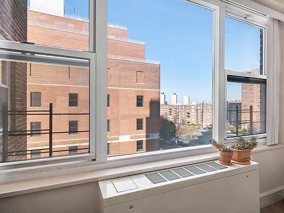 3rd image of 10740 Queens Blvd APT 6C