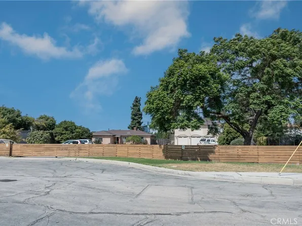 617 W 214th St #15, Carson, CA 90745