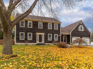 8 Moss Glen Lane, South Burlington, VT 05403