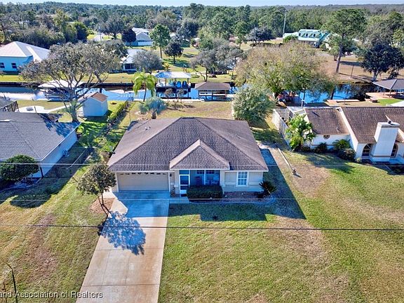 2nd image of 3014 Peachtree Dr