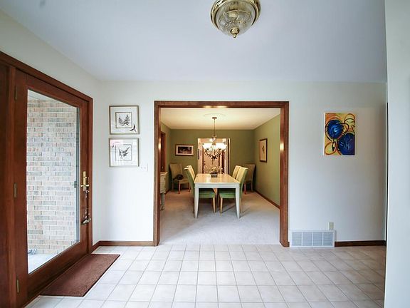 4th image of 2829 Lincoln Ave