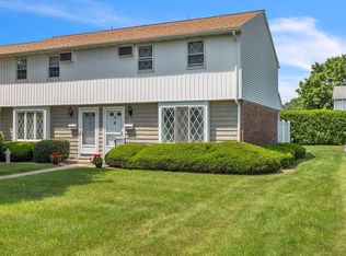 120 Blisswood Village Dr #120, Ludlow, MA 01056