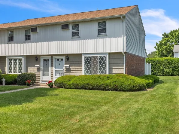 120 Blisswood Village Dr #120, Ludlow, MA 01056
