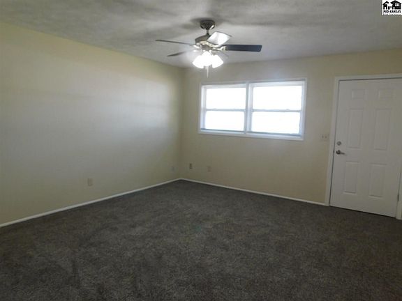 3rd image of 405 Crystal East Ave