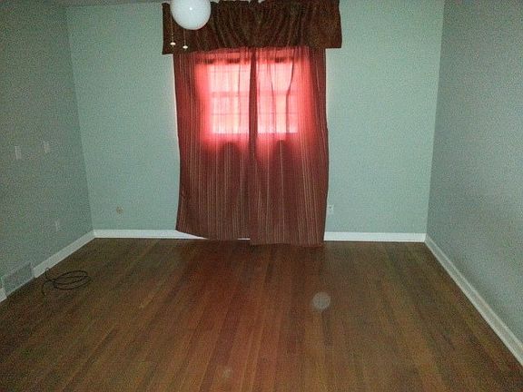 5th image of 1016 Sterling Dr