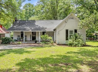 100 Porch Swing Ln, Fuquay Varina, NC 27526