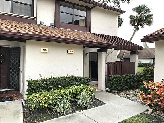 2nd image of 4385 Carambola Cir N
