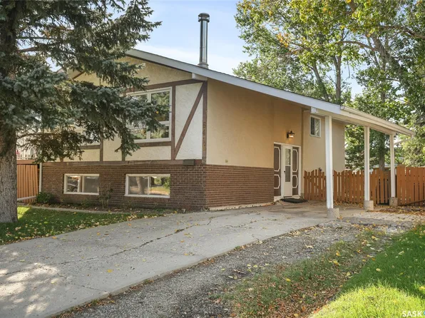 6418 7th Avenue N, Regina, SK S4T 7H1