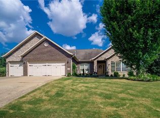 4003 SW Sycamore St, Bentonville, AR 72713