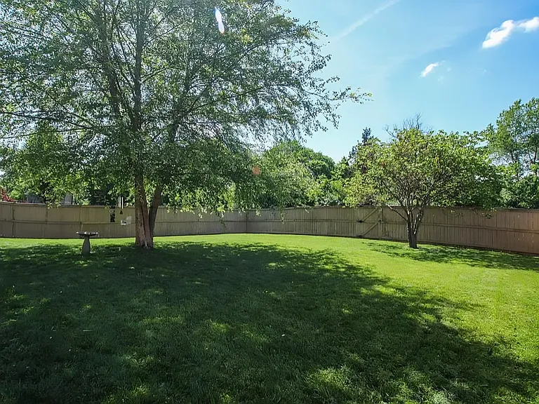 3015 Cairns Dr W — Photo 11