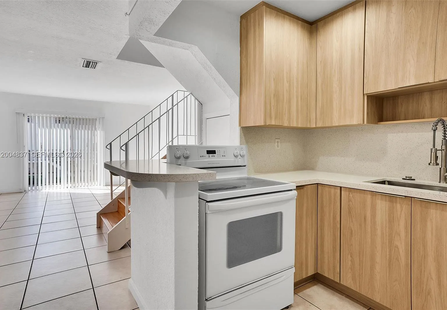Villas Of Pinecrest Condo — Photo 4