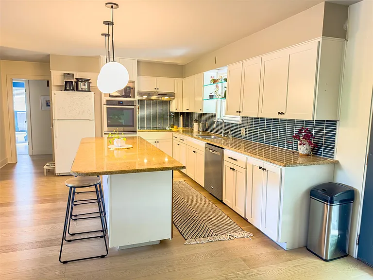 205 W Covington Dr — Photo 11