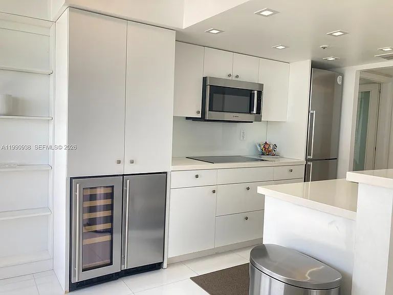 2555 Collins Ave #1114 — Photo 6