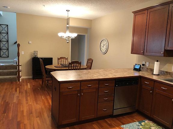 4th image of 9669 Belmont Ln
