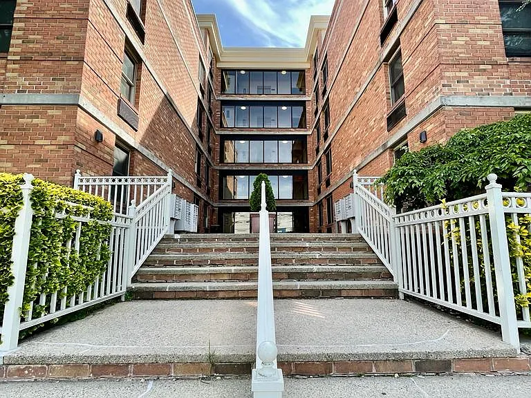 35 W 25th St #33 — Photo 9