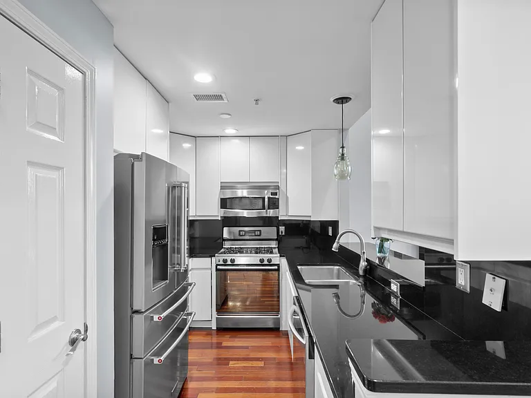 169 Price Ct — Photo 6