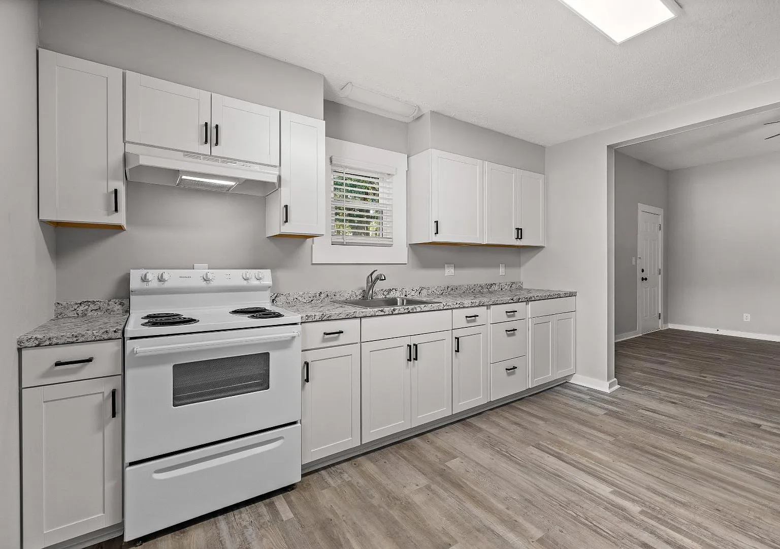501 E 4th St - 501 E 4th St Unit B — Photo 1
